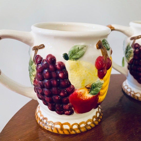 Set of three hand-painted ceramic mugs with raised fruit designs, Vintage mugs - Picture 5 of 6